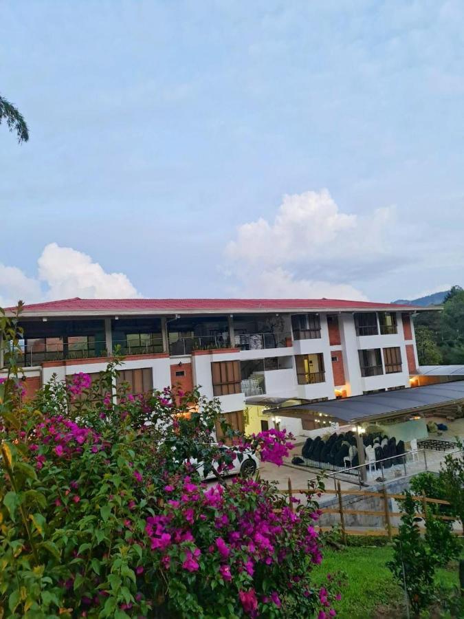 Piedra Del Penol Hotel Guatape Ngoại thất bức ảnh
