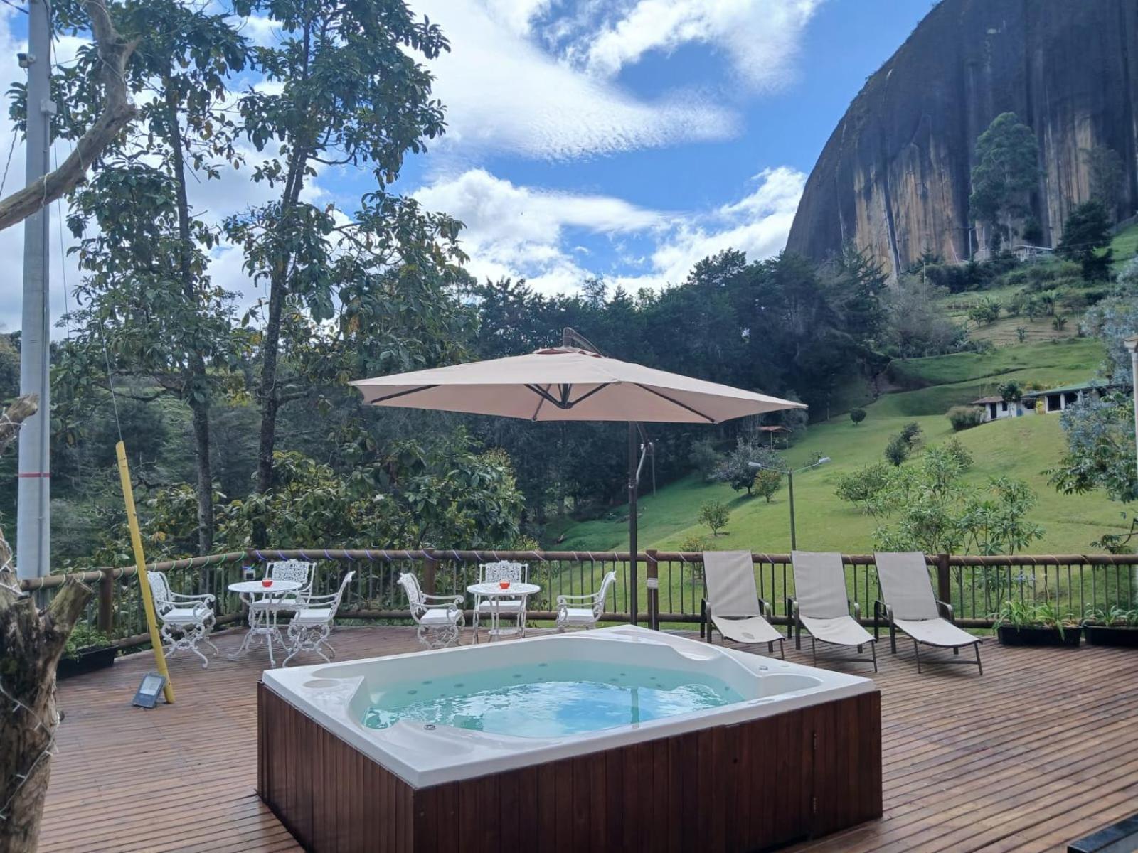 Piedra Del Penol Hotel Guatape Ngoại thất bức ảnh