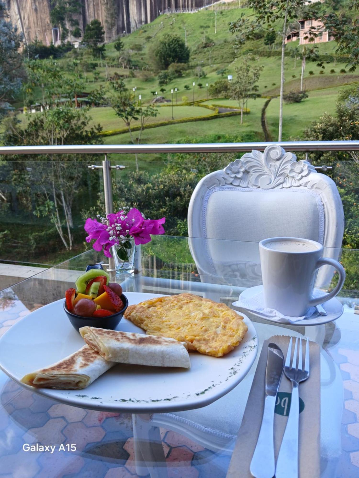 Piedra Del Penol Hotel Guatape Ngoại thất bức ảnh