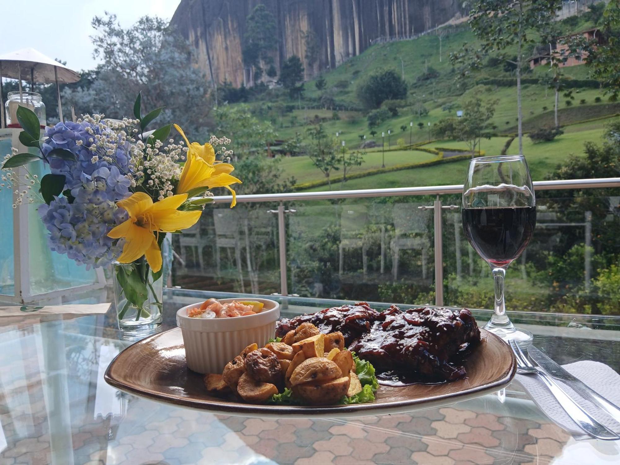 Piedra Del Penol Hotel Guatape Ngoại thất bức ảnh
