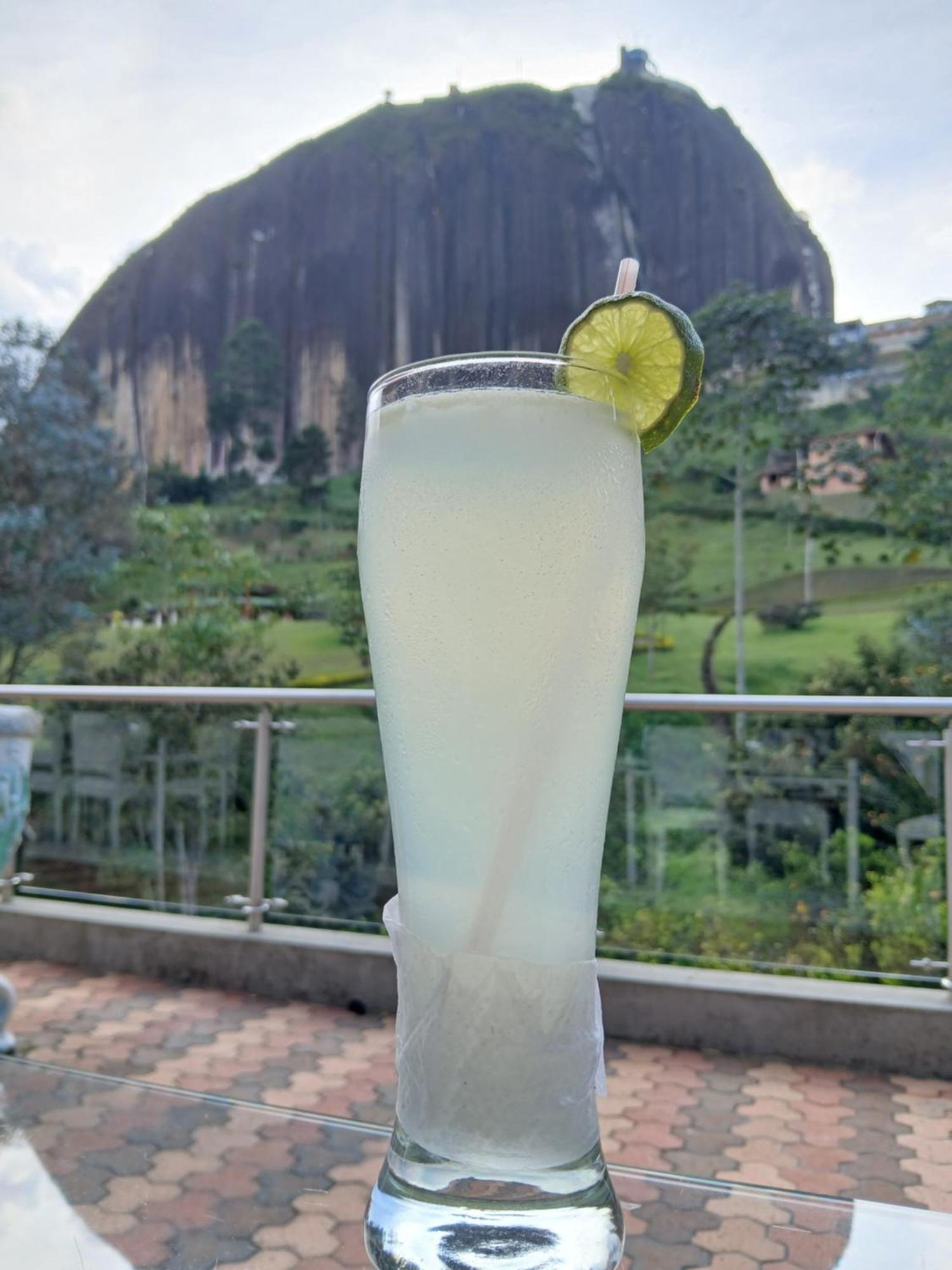 Piedra Del Penol Hotel Guatape Ngoại thất bức ảnh