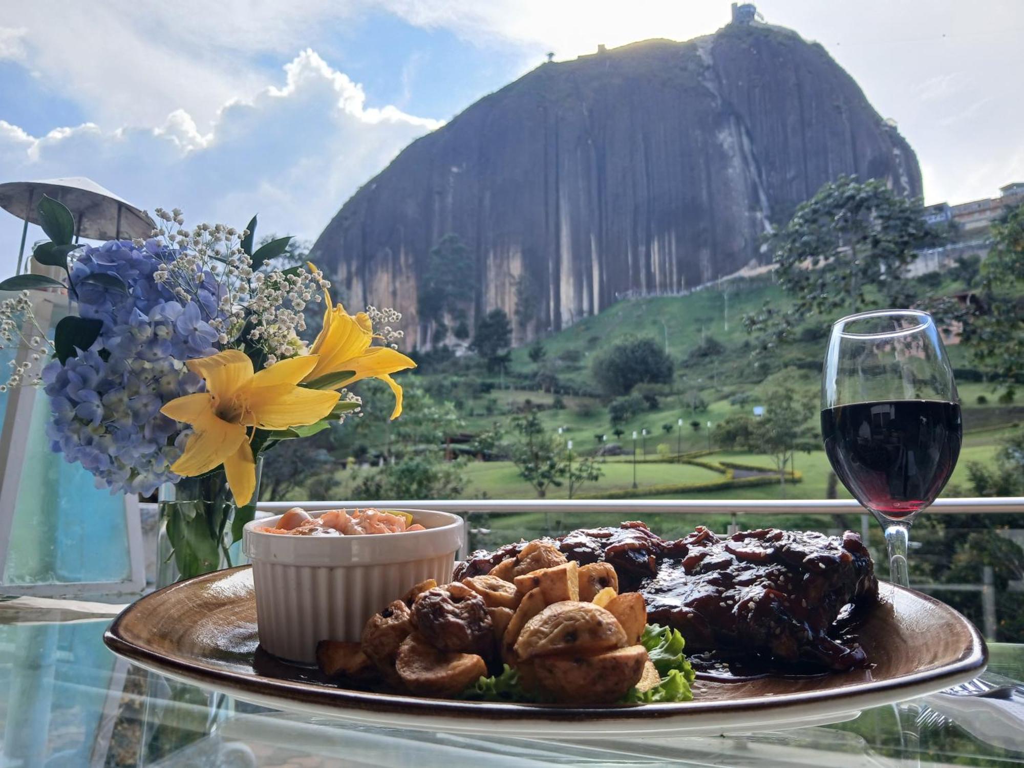 Piedra Del Penol Hotel Guatape Ngoại thất bức ảnh